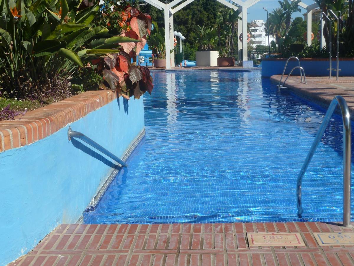 Benalmadena Benalbeach Parking Privado Exterior foto